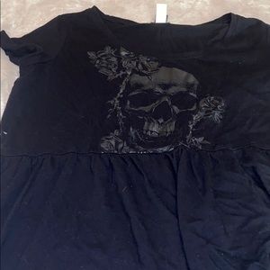 Torrid peplum T-shirt with roses and skulls size 1